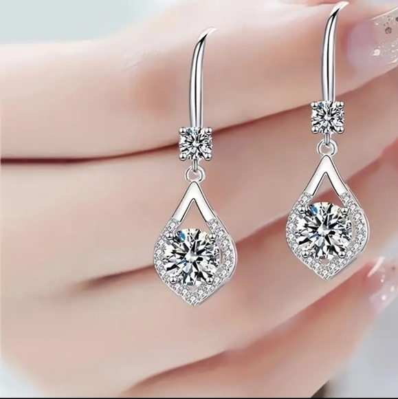 NIB Sterling Silver CZ Water Drop Shaped Earrings - Picture 4 of 6